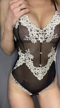 Public Photo of Elle_